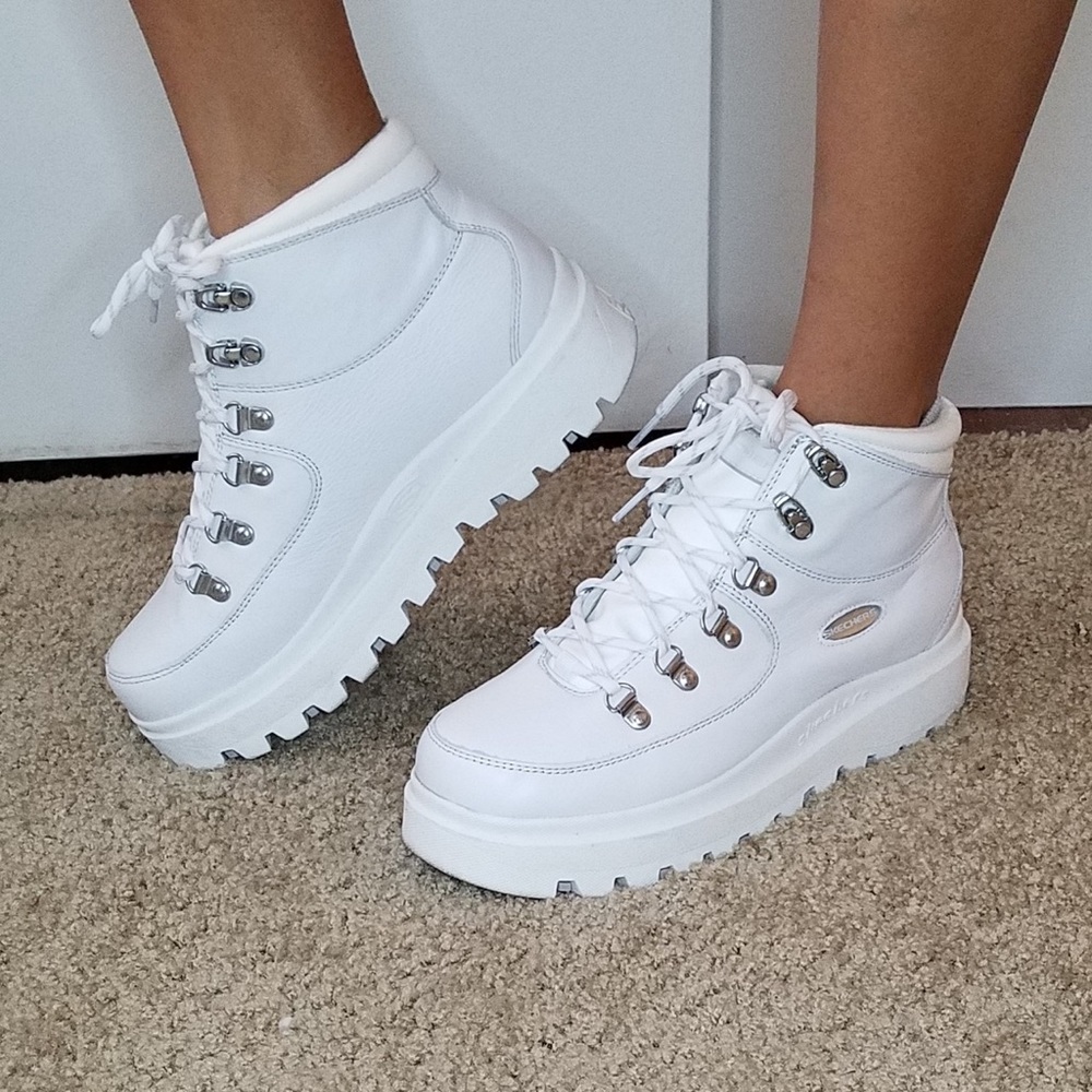 Sketchers Shindings Renegade Heart Boots